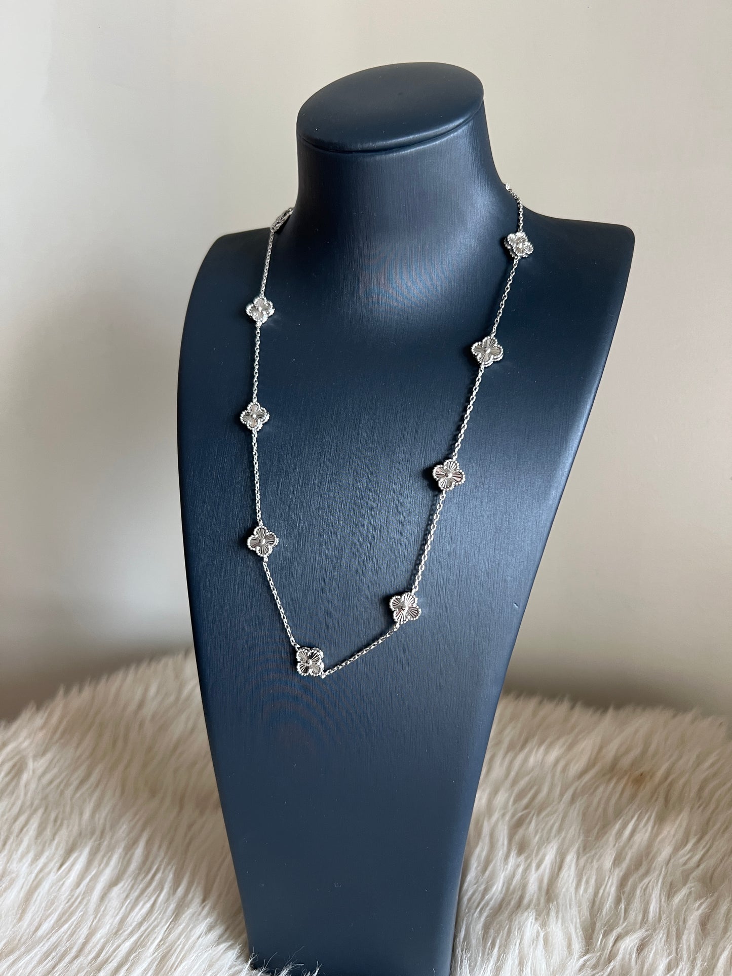 Alhambra Whitegold Color Necklace