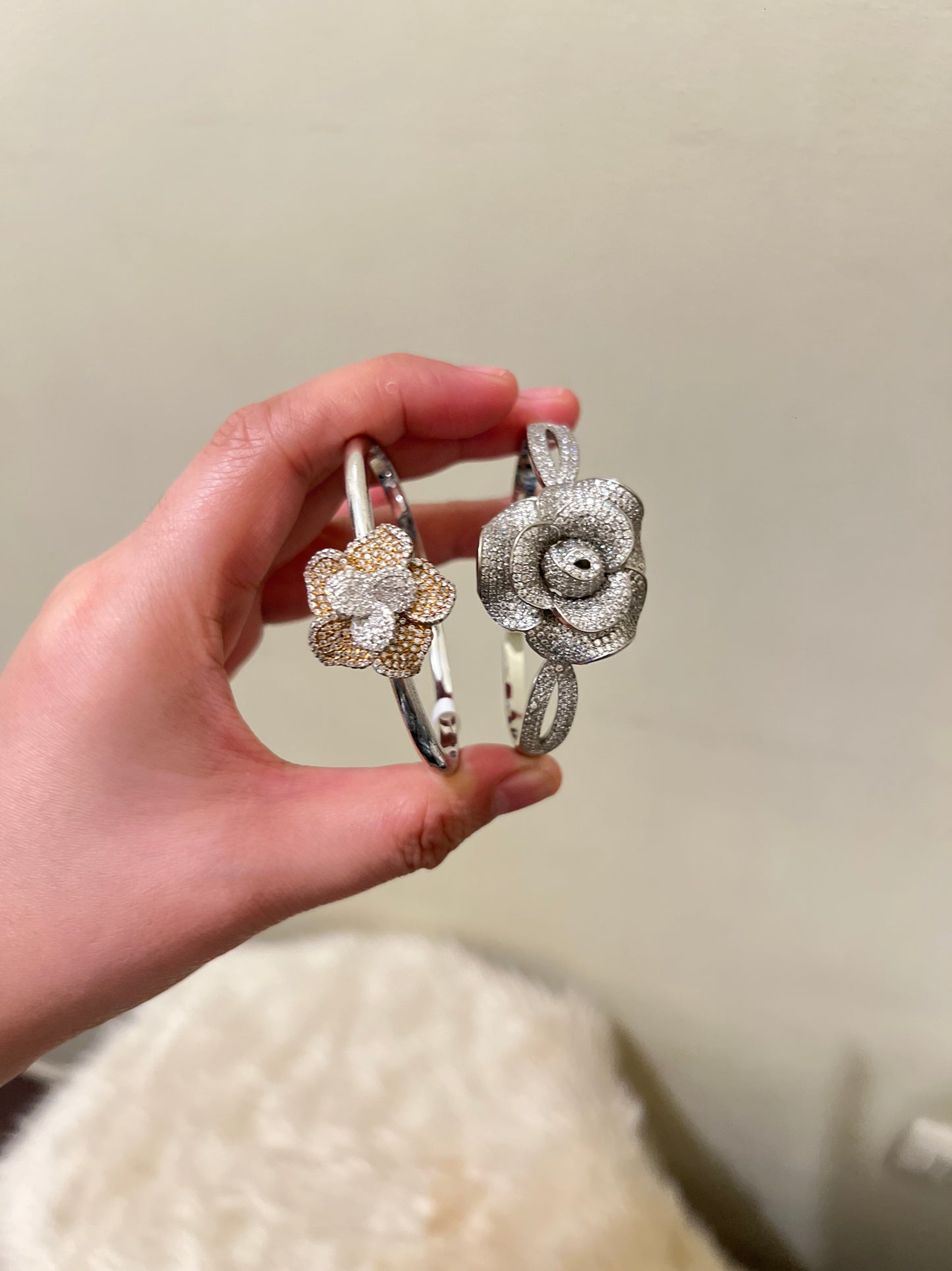 Flower bangle