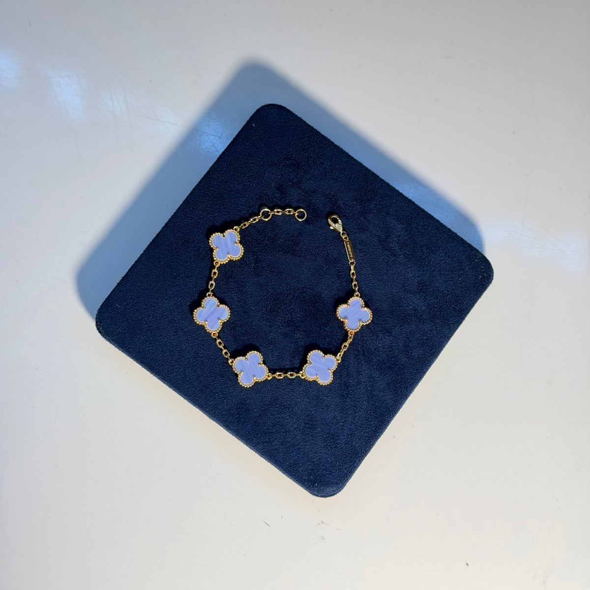 Clover Bracelet - Chalcedony size 15mm