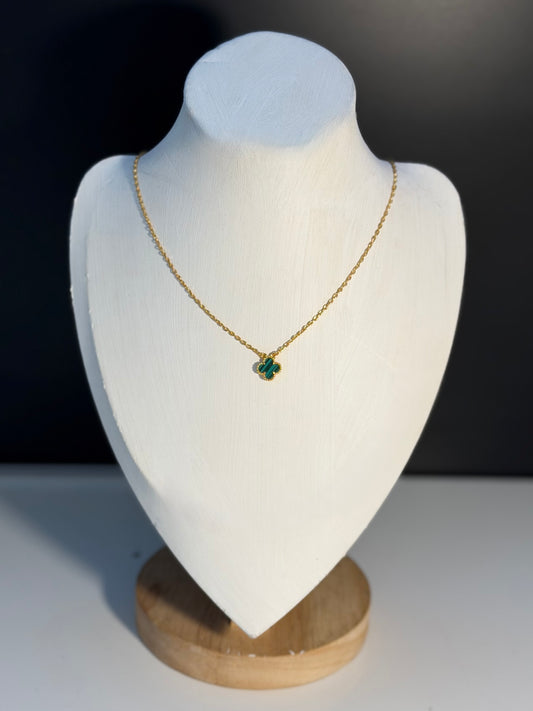 Centered Clover Necklacen- Green Malachite size 10mm