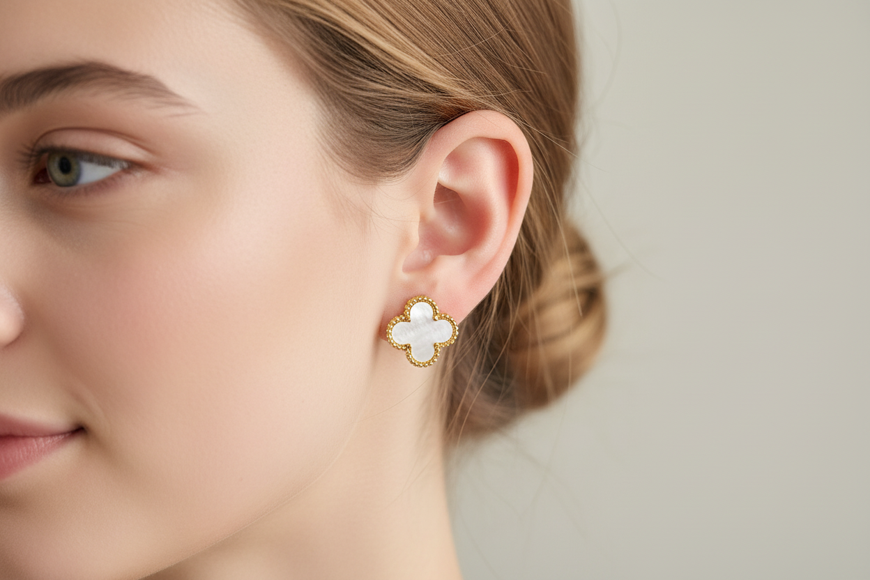 Alhambra Mother of Pearl Earring