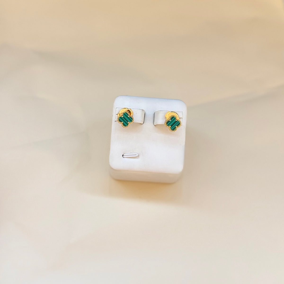 Clover Earrings 10mm — Green Malachite