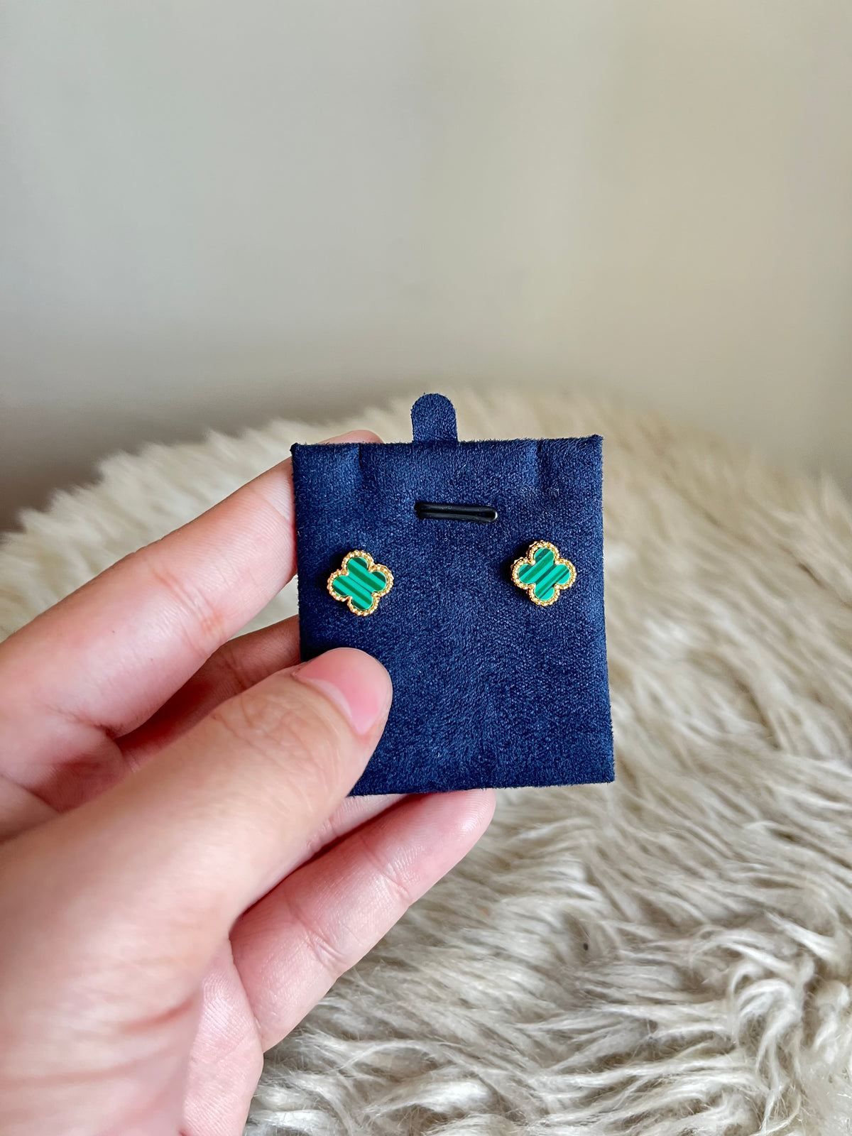 Clover Earrings 10mm — Green Malachite